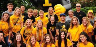 爱荷华大学鼓励家长关注学生心理健康