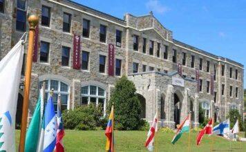 入读美国高中的最佳时机是几年级?马杜菲为你解锁美高留学最佳策略!