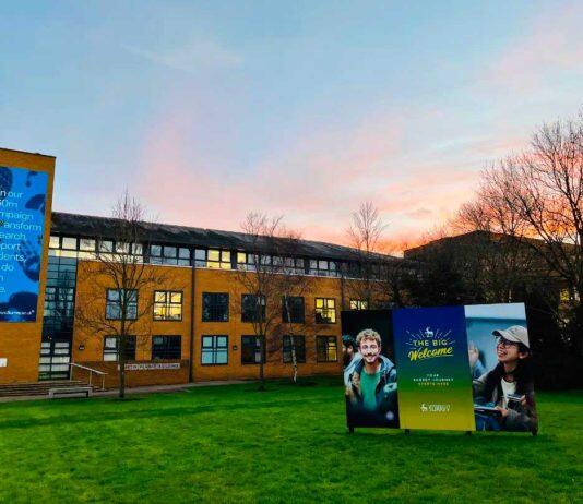 英国萨里大学2024年春季入学硕士国际学生卓越奖学金开放申请(12月15日截止)