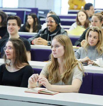 伦敦摄政大学荣获英国卓越教学框架银奖