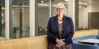 英国利兹大学教授荣获英国皇家学会加博尔奖章