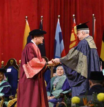 新加坡国立大学校长陈永财教授获马来亚大学授予“名誉管理学博士学位”