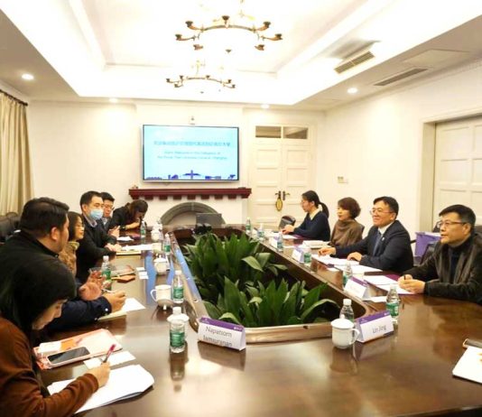 泰国驻沪总领事一行访问南京大学