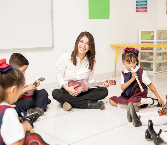 西浦学者研究表明:参加课外兴趣班未必能使幼儿领先他人