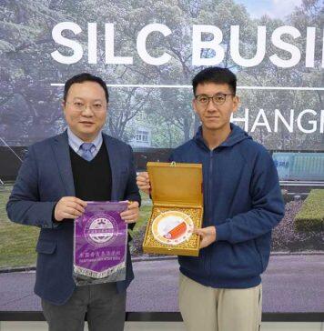 泰国东盟普吉泰华学校与上海大学悉尼工商学院进行国际交流