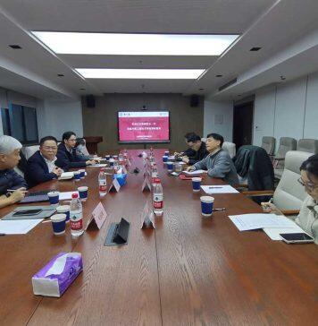 上海大学王从春副校长一行赴中欧学院调研指导