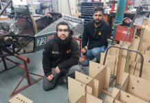 英国布拉德福德大学学生方程式赛车队备战“银石赛道”