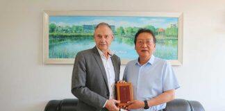 新西兰怀卡托大学代表团访问河北科技大学进行友好交流