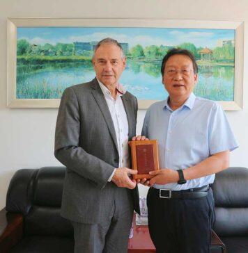 新西兰怀卡托大学代表团访问河北科技大学进行友好交流