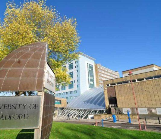 布拉德福德大学管理学院持续获得英国特许小型商业协会认证