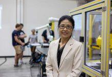 辛辛那提大学华人教授荣获校级最高荣誉之一的“杰出教学教授奖”