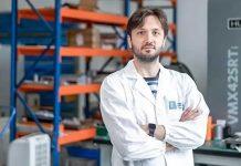 宁波诺丁汉大学姜保罗·布题驰教授荣获“西湖友谊奖”