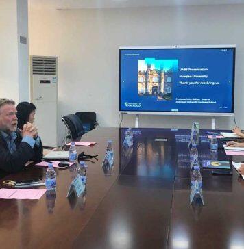 英国阿伯丁大学商学院院长一行访问华侨大学国际学院