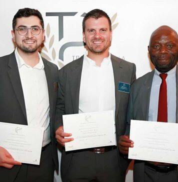 法国KEDGE商学院四位硕士项目主任荣获2025年Eduniversal教学奖