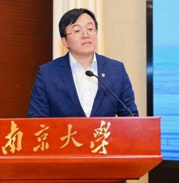 鸿蒙公开课·总裁校园行对话南大学子